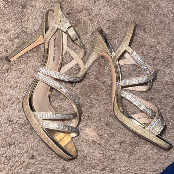 Heels - Picture 2 of 2